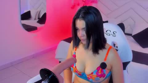 rose_jener06 online show from July 14, 2026, 9:53 pm