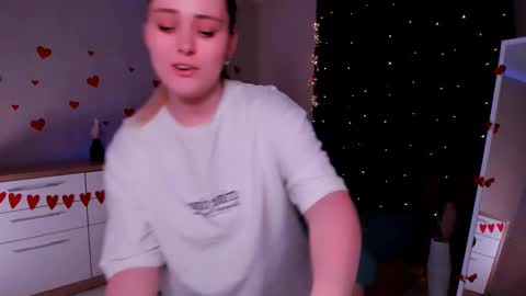 Snapshot of rose_sweetiee chatting on February 17, 2025, 5:32 pm Rose online show from February 17, 2025, 5:32 pm