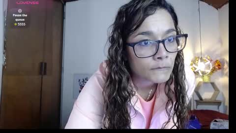 Rose  online show from September 21, 2025, 2:40 pm