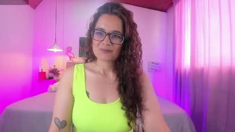 Snapshot of rose_thompson1 chatting on May 1, 2026, 6:23 pm Rose online show from May 1, 2026, 6:23 pm