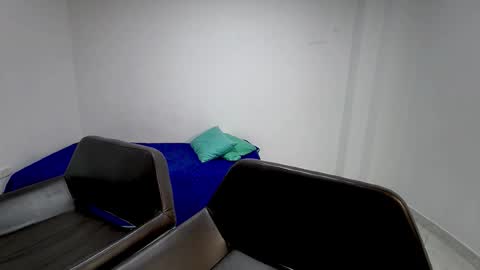 Snapshot of roseandviktor23 chatting on February 4, 2026, 11:27 am Rose Sins and Don Viktor online show from February 4, 2026, 11:27 am