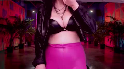 Snapshot of roseblooom chatting on October 18, 2025, 4:37 am Rosebloom online show from October 18, 2025, 4:37 am