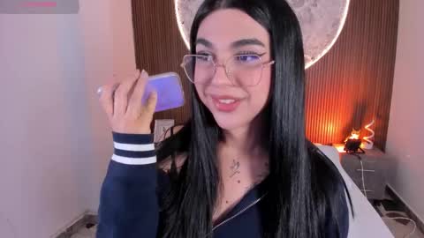 Snapshot of rosecassie chatting on January 8, 2026, 1:02 pm Rose online show from January 8, 2026, 1:02 pm