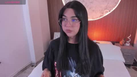 Snapshot of rosecassie chatting on January 11, 2026, 1:27 pm Rose online show from January 11, 2026, 1:27 pm