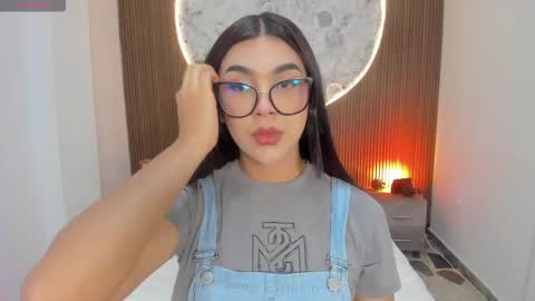 Snapshot of rosecassie chatting on March 12, 2026, 1:17 pm Rose online show from March 12, 2026, 1:17 pm