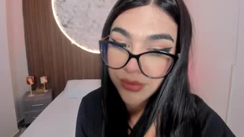 Snapshot of rosecassie chatting on March 20, 2026, 2:22 pm Rose online show from March 20, 2026, 2:22 pm