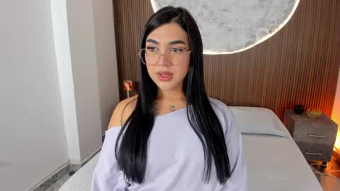 Snapshot of rosecassie chatting on March 31, 2026, 1:22 pm Rose online show from March 31, 2026, 1:22 pm