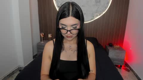 Snapshot of rosecassie chatting on April 1, 2026, 1:41 pm Rose online show from April 1, 2026, 1:41 pm