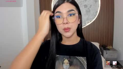 Snapshot of rosecassie chatting on April 2, 2026, 1:53 pm Rose online show from April 2, 2026, 1:53 pm