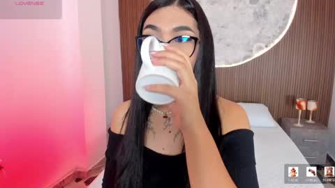 Snapshot of rosecassie chatting on April 8, 2026, 2:06 pm Rose online show from April 8, 2026, 2:06 pm