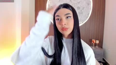 Snapshot of rosecassie chatting on April 16, 2026, 1:45 pm Rose online show from April 16, 2026, 1:45 pm