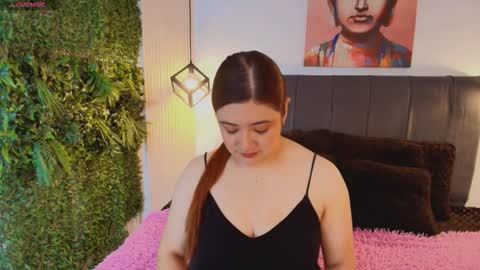 Snapshot of rosee_park chatting on December 15, 2025, 11:47 am Rosee online show from December 15, 2025, 11:47 am