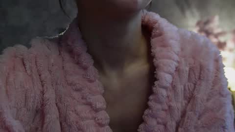 roseess_ online show from February 13, 2025, 10:12 am