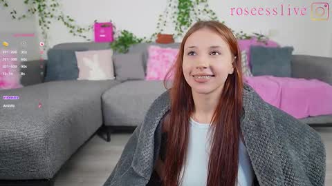 roseess_ online show from September 21, 2025, 1:24 pm