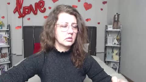 Snapshot of rosehille chatting on March 3, 2026, 6:14 pm RoseHille online show from March 3, 2026, 6:14 pm