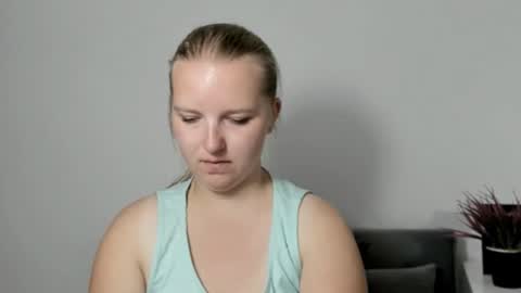 Snapshot of rosehypnotic chatting on June 12, 2026, 5:23 pm Rose online show from June 12, 2026, 5:23 pm
