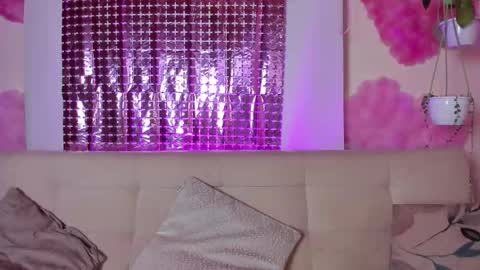 Lyla OF roselinedior online show from February 18, 2025, 5:10 pm