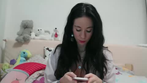 Snapshot of roselynsun chatting on January 14, 2025, 12:35 pm Rose online show from January 14, 2025, 12:35 pm