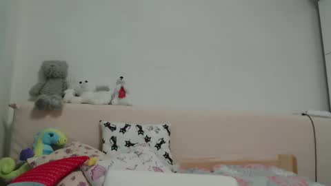 Snapshot of roselynsun chatting on February 24, 2025, 2:26 pm Rose online show from February 24, 2025, 2:26 pm