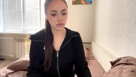 Snapshot of rosenavillifana chatting on November 12, 2025, 11:32 am Mimi online show from November 12, 2025, 11:32 am