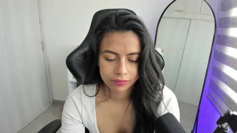 Snapshot of roseparis chatting on January 13, 2026, 4:01 pm Nat online show from January 13, 2026, 4:01 pm