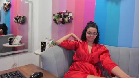     online show from December 22, 2024, 5:42 pm