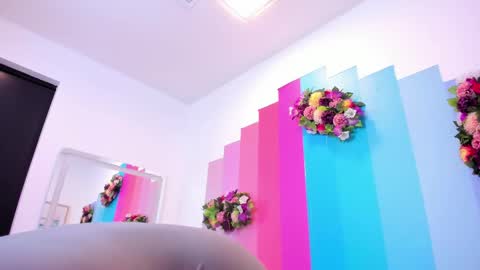     online show from February 12, 2025, 5:48 pm