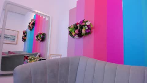     online show from February 13, 2025, 2:42 pm