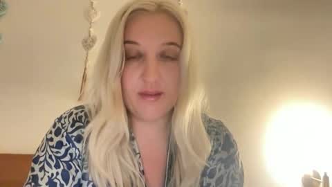 Snapshot of rosewarrenx chatting on March 16, 2026, 5:39 pm rosewarrenx online show from March 16, 2026, 5:39 pm