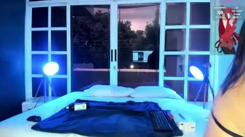Snapshot of rosie_chell chatting on July 9, 2026, 12:09 pm Rosie online show from July 9, 2026, 12:09 pm