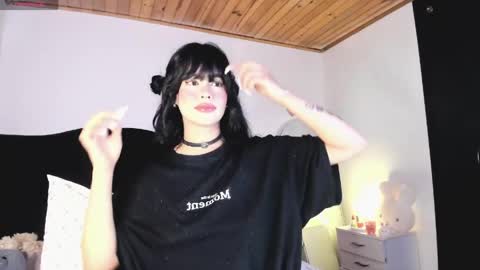 Rosieeee  online show from June 7, 2026, 10:24 pm