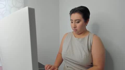 Snapshot of rossedemond30 chatting on February 12, 2026, 9:32 pm ROSSE DEMOND online show from February 12, 2026, 9:32 pm