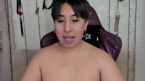 ROSSE DEMOND  online show from May 15, 2026, 9:55 pm