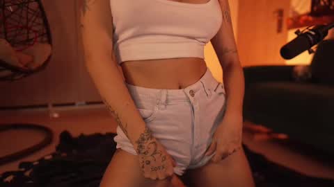 Rossey online show from March 10, 2025, 2:17 am