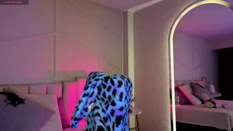 rossiie_hunt_ online show from May 15, 2026, 12:12 pm