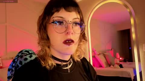 Snapshot of rossiie_hunt_ chatting on June 9, 2026, 12:28 pm rossiie_hunt_ online show from June 9, 2026, 12:28 pm