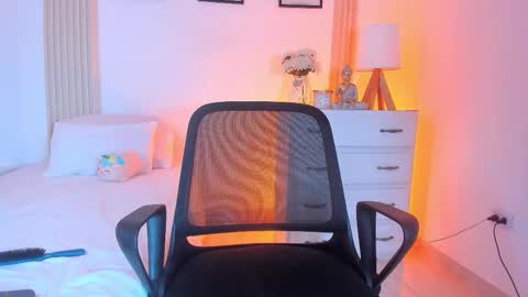 rossy_x online show from November 14, 2025, 5:11 pm