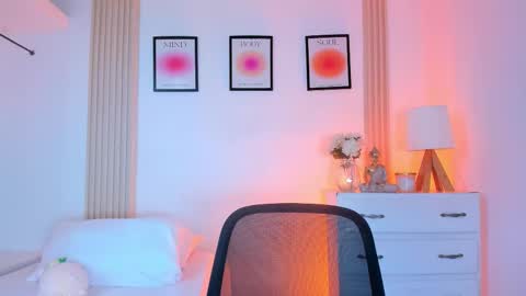 rossy_x online show from November 19, 2025, 6:19 pm