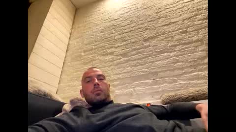 Snapshot of rotteei1 chatting on September 29, 2025, 5:18 pm rotteei1 online show from September 29, 2025, 5:18 pm