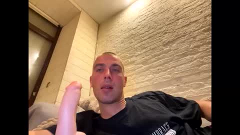 Snapshot of rotteei1 chatting on October 4, 2025, 7:23 pm rotteei1 online show from October 4, 2025, 7:23 pm