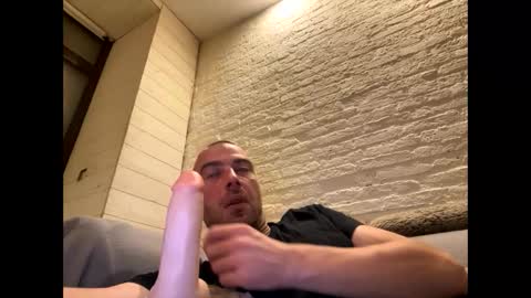 Snapshot of rotteei1 chatting on October 12, 2025, 4:00 am rotteei1 online show from October 12, 2025, 4:00 am