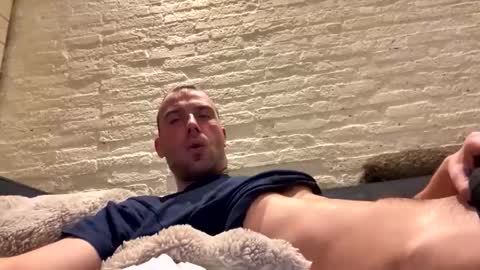 Snapshot of rotteei1 chatting on November 28, 2025, 7:05 pm rotteei1 online show from November 28, 2025, 7:05 pm