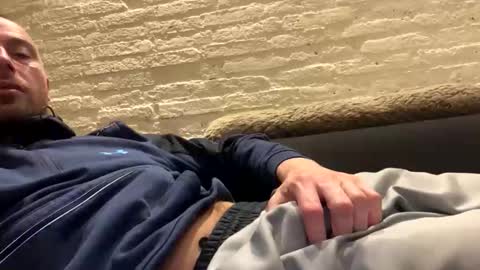 Snapshot of rotteei1 chatting on March 5, 2026, 8:27 pm rotteei1 online show from March 5, 2026, 8:27 pm