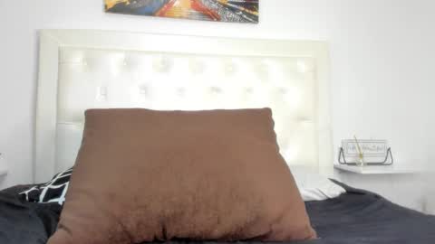 Snapshot of rouse_sexy_hotxx77 chatting on November 27, 2025, 2:02 am rouse_sexy_hotxx77 online show from November 27, 2025, 2:02 am