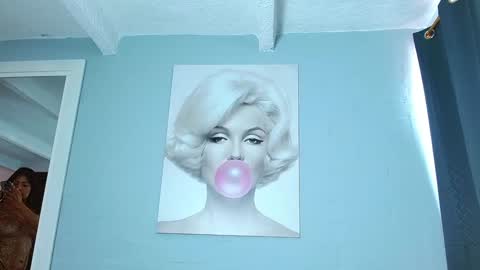 Snapshot of rousebonnett chatting on December 6, 2024, 6:39 pm ROUSE online show from December 6, 2024, 6:39 pm