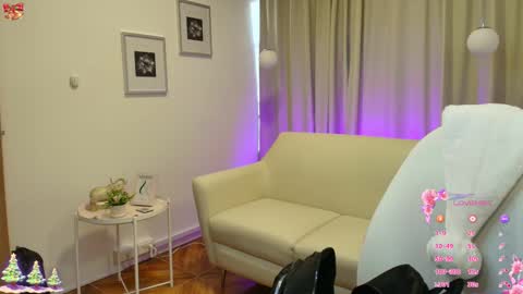 Snapshot of rousee_v chatting on December 5, 2025, 12:03 pm Rousee online show from December 5, 2025, 12:03 pm