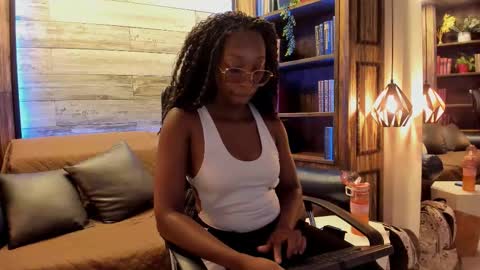 rouselux online show from February 28, 2026, 7:26 pm