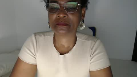 luxa online show from November 19, 2025, 12:05 pm