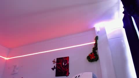 Snapshot of rousrossell_4 chatting on December 14, 2024, 7:46 pm Call me Rous online show from December 14, 2024, 7:46 pm