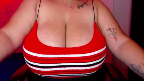 Snapshot of rousrossell_4 chatting on January 4, 2025, 2:46 am Call me Rous online show from January 4, 2025, 2:46 am